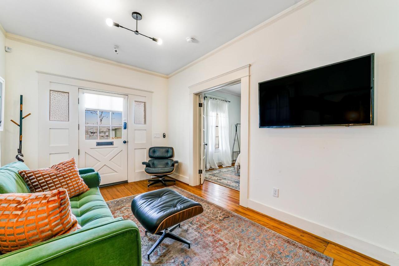 Beautiful Art Bungalow Dallas Extérieur photo